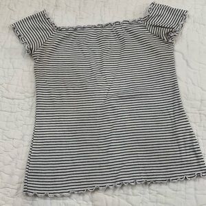 Hollister white with black baby tee